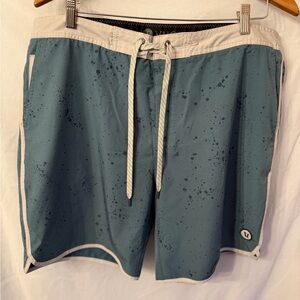 Vuori Cruise Board Shorts Mens 32 Blue Splatter Swimming Beach Lightwweight